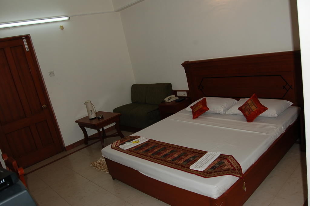 Hotel Kanishka Phg Bangalore Oda fotoğraf