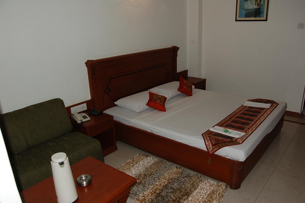 Hotel Kanishka Phg Bangalore Oda fotoğraf